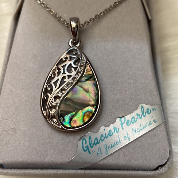 Beautiful elegant necklace. - Picture 4 of 4